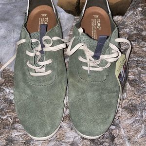 NIB TOMS MEN'S CABRILLO SUEDE SNEAKER (Size 11)